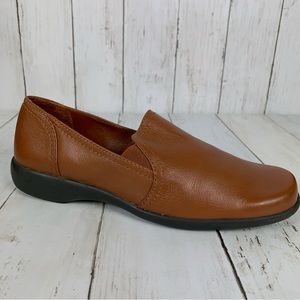 Rockport Womens Loafers Size 7.5 Tan Brown Leather Shoes Flats Comfort READ